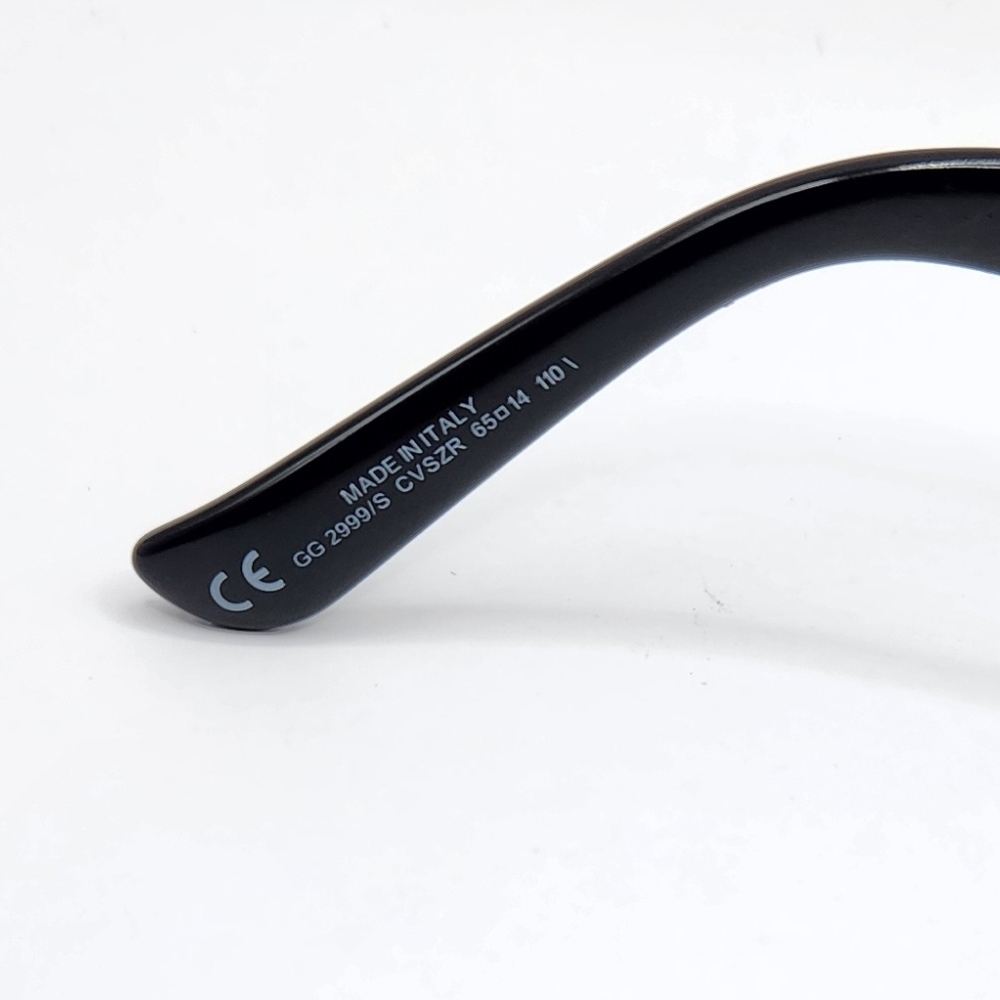 Gucci Women's Black Sunglasses - Picture 7 of 11